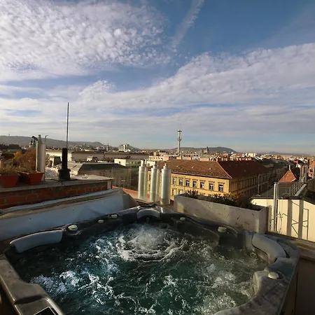 360 Panorama • Rooftop Jacuzzi • Downtown Luxury Apartament Budapeszt