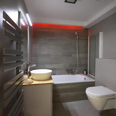 360 Panorama • Rooftop Jacuzzi • Downtown Luxury *