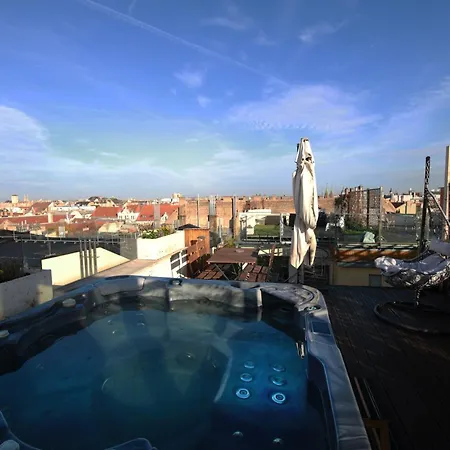 360 Panorama • Rooftop Jacuzzi • Downtown Luxury