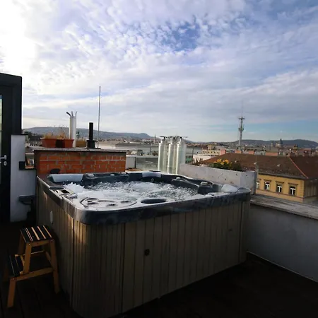 360 Panorama • Rooftop Jacuzzi • Downtown Luxury Apartament Budapeszt