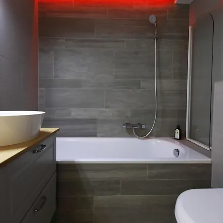 360 Panorama • Rooftop Jacuzzi • Downtown Luxury Apartament