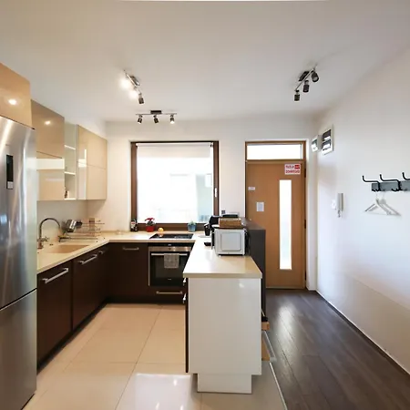 360 Panorama • Rooftop Jacuzzi • Downtown Luxury Apartament Budapeszt