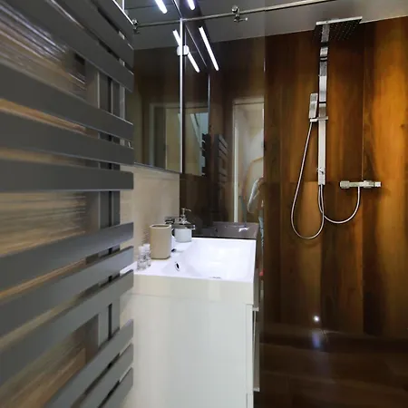 360 Panorama • Rooftop Jacuzzi • Downtown Luxury Apartament Budapeszt