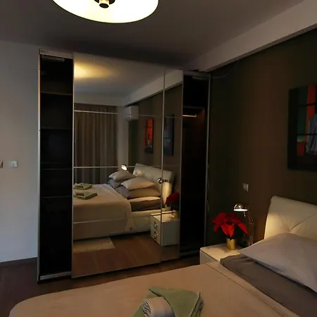 Apartment 360 Panorama • Rooftop Jacuzzi • Downtown Luxury
